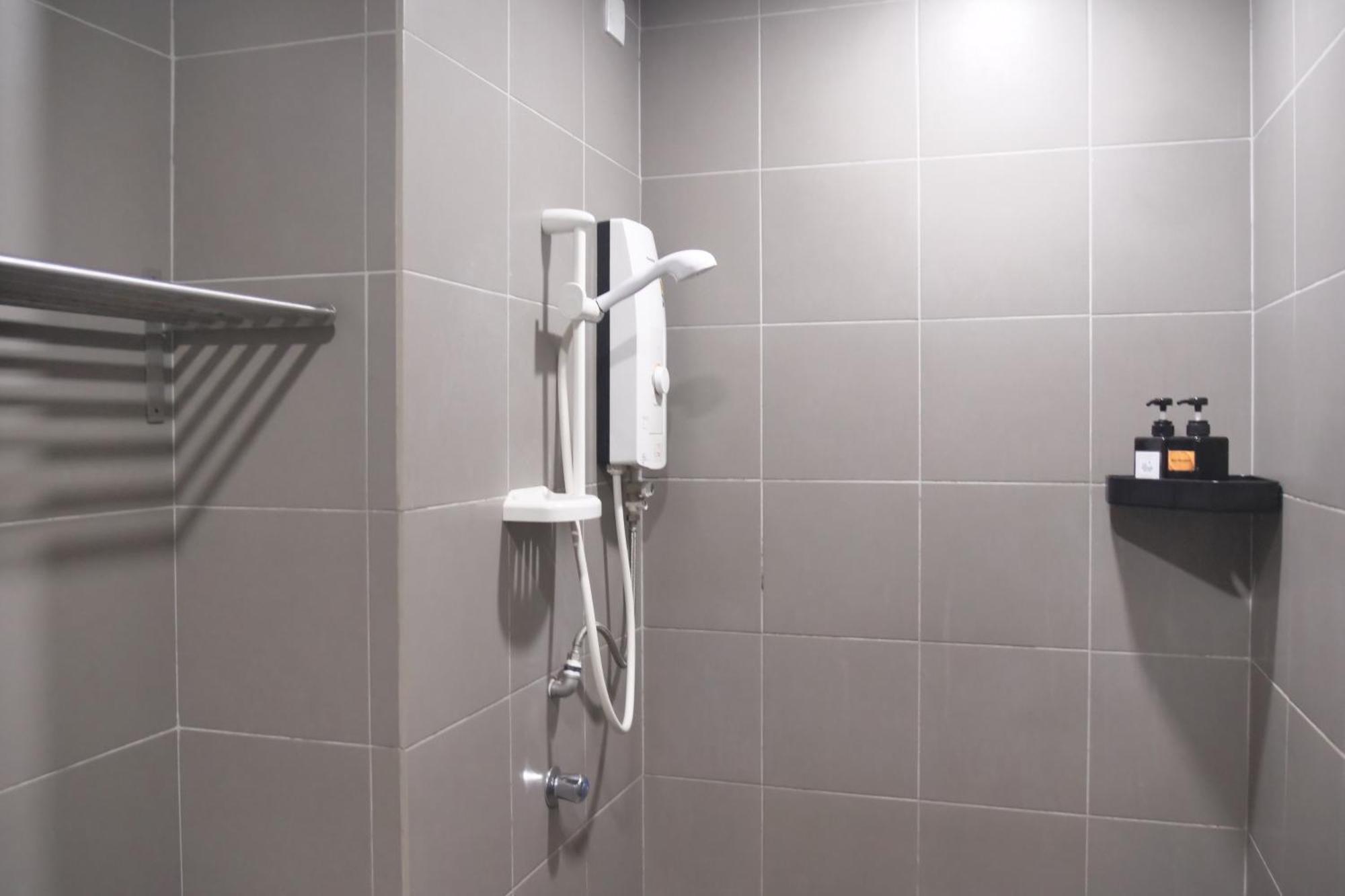 Valencia Dorm At Mercu Summer Suites Klcc — Photos 3